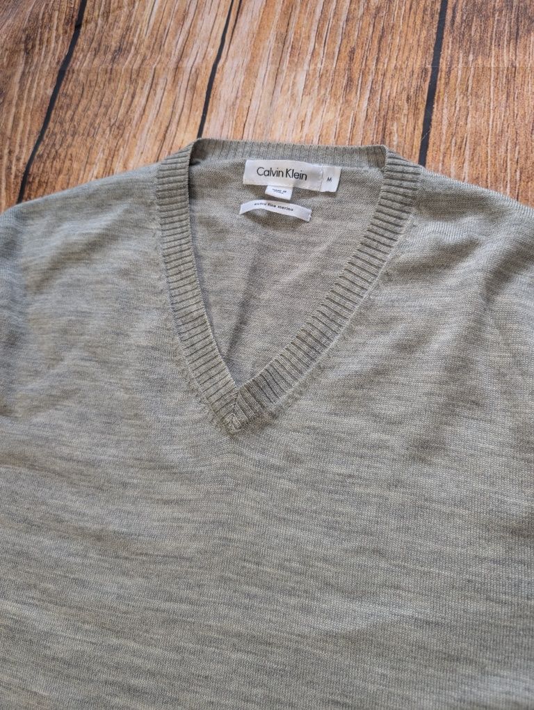 Bezowy sweter wełniany Calvin Klein merino wool