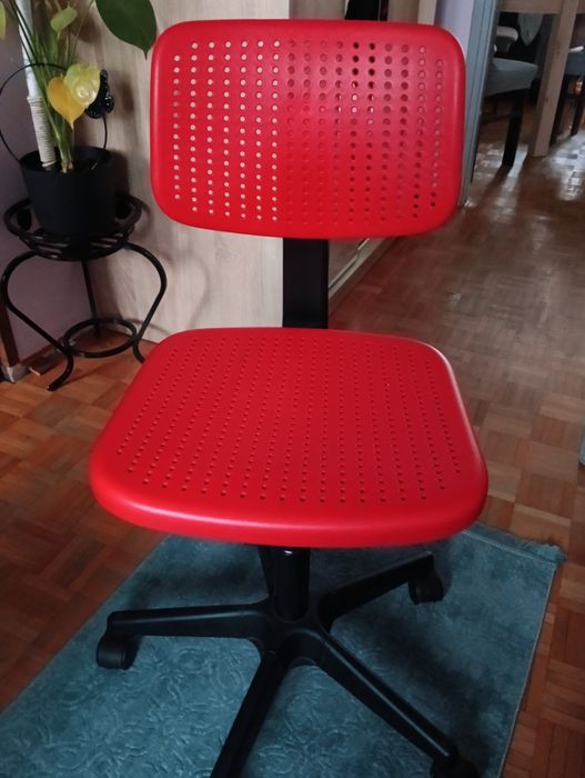 Fotel biurkowy obrotowy