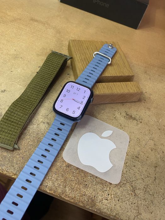 Продам apple watch 7 45 mm все в оригіналі