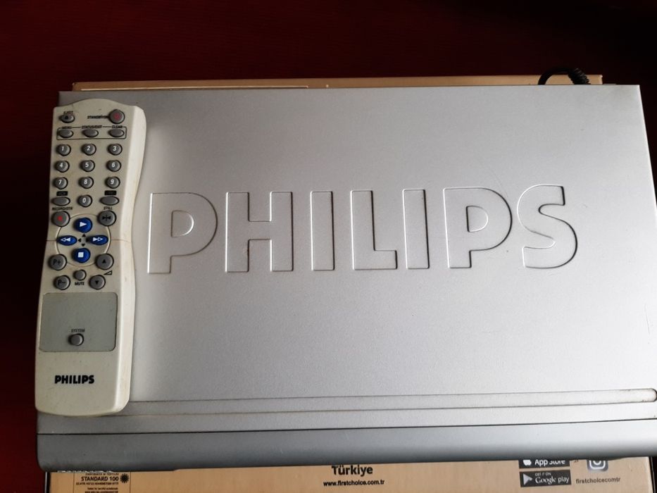 Відеомагнітофон філіпс