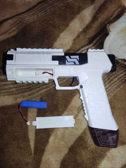 Водяной пистолет электрический