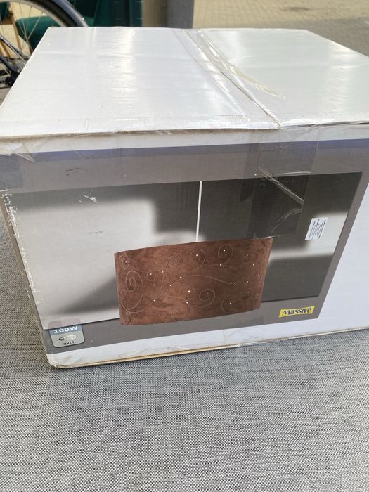 Nowa brązowa lampa Massive Karmana