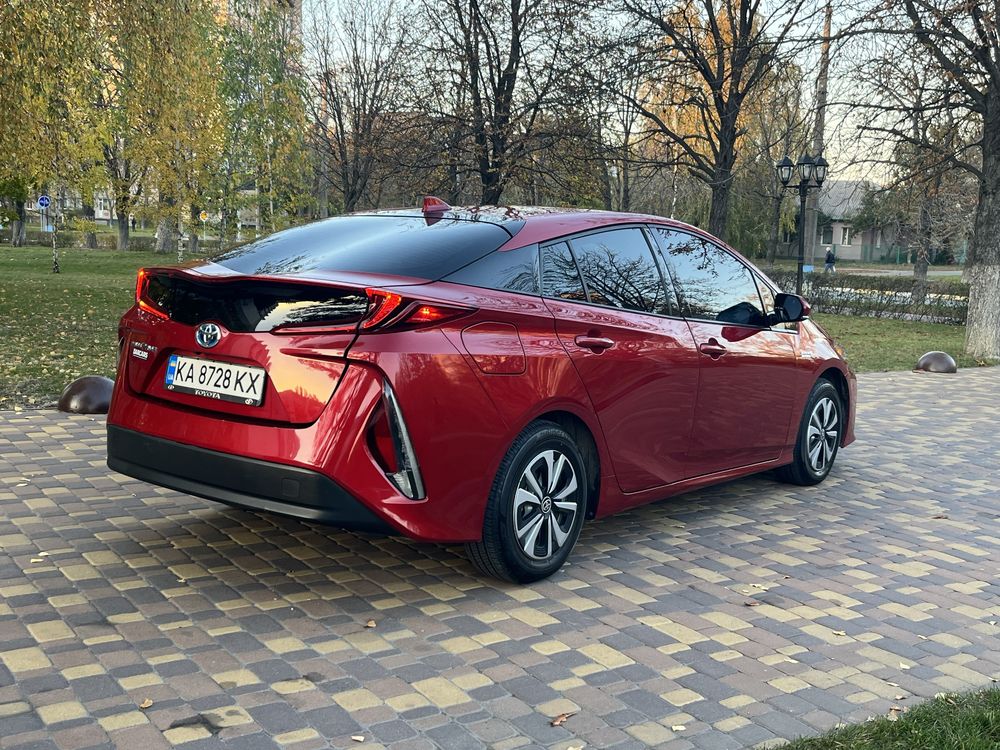 Продам Toyota prius prime plug-in hybrid 2018 рік максимальноі компл.