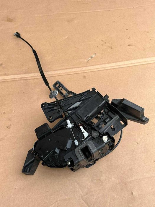 Zamek drzwi prawy tył FORD KUGA MK1