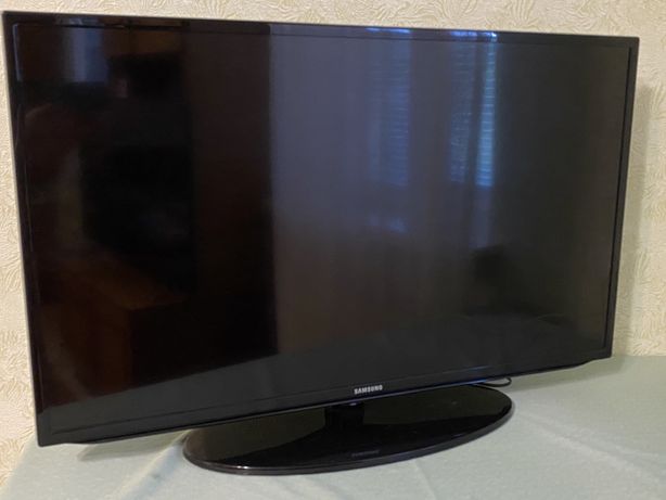 Телевізор Samsung UE-40EH5007K