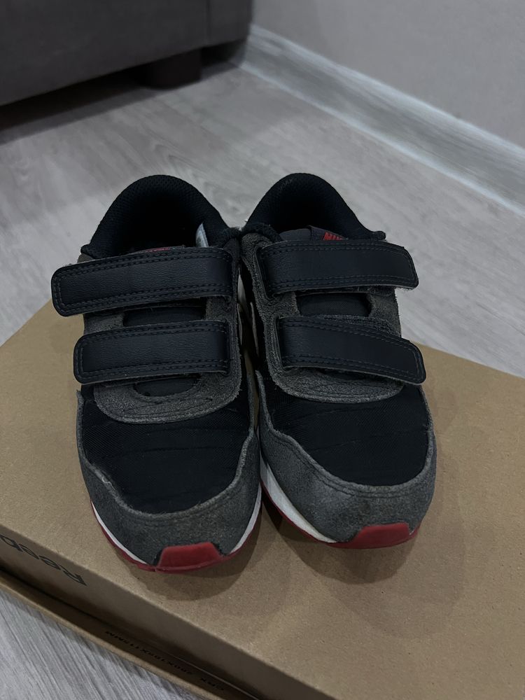Детские кроссовки nike