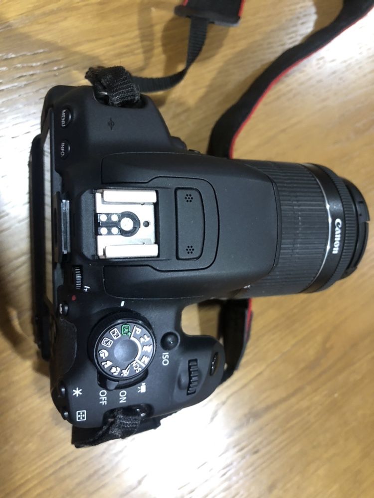 Canon EOS 700D Como Nova