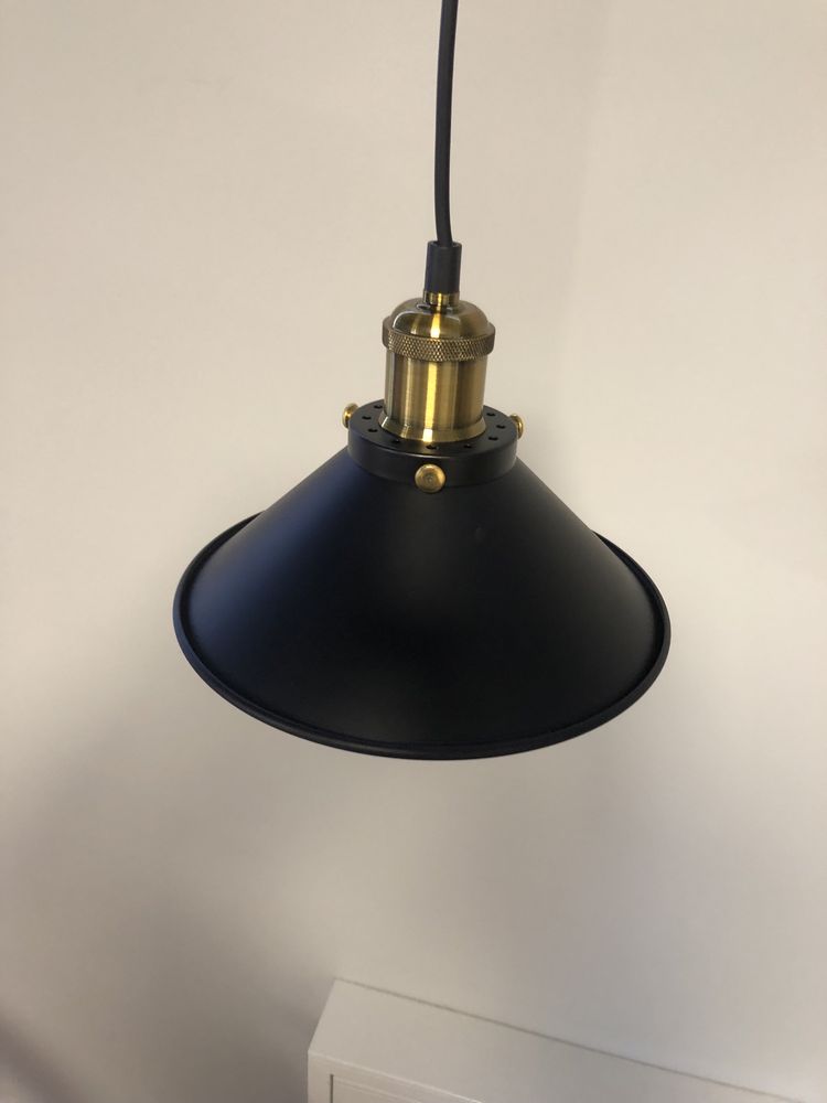 Lampa wisząca czarny mat ze złotymi dodatkami nowoczesna
