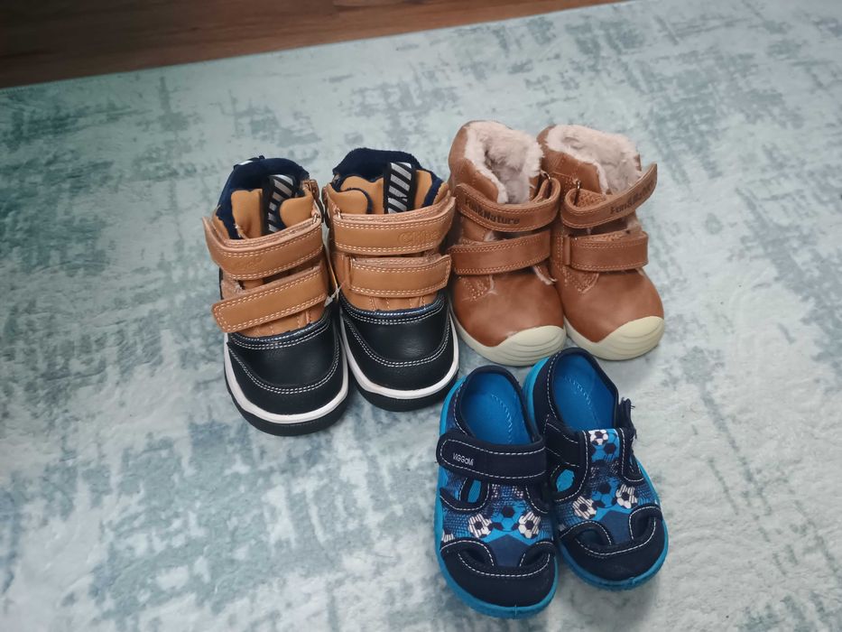 Buty zimowe i buciki na zmianę rozmiar 22