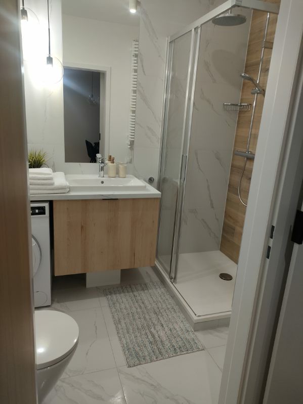 Nocleg nad morzem. Apartament z widokiem, 200m do plaży, 3.5h od Wawy,