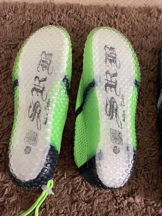 взуття пляжне , стан нових