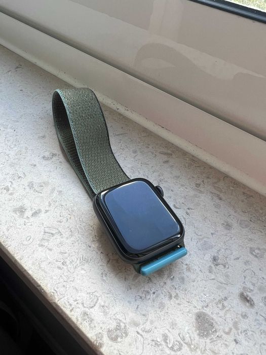 Apple Watch SE 44mm + 2 braceletes