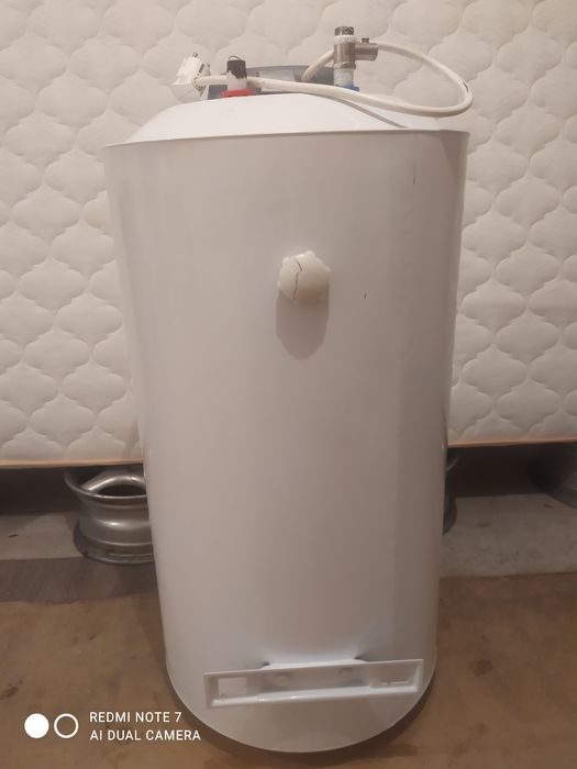 Бойлер ARISTON на 100 л.