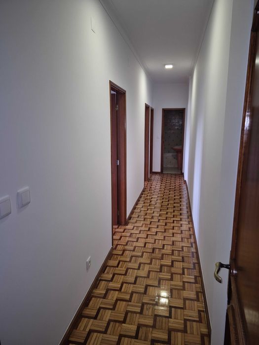 Apart. T 3 com garagem fechada p/ 1 carro junto a BOSCH em braga