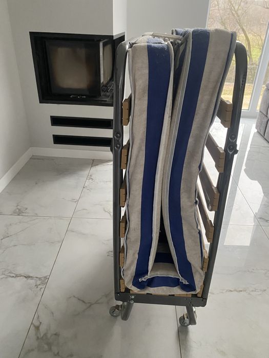 Продам розкладне ліжко ( розкладушка)