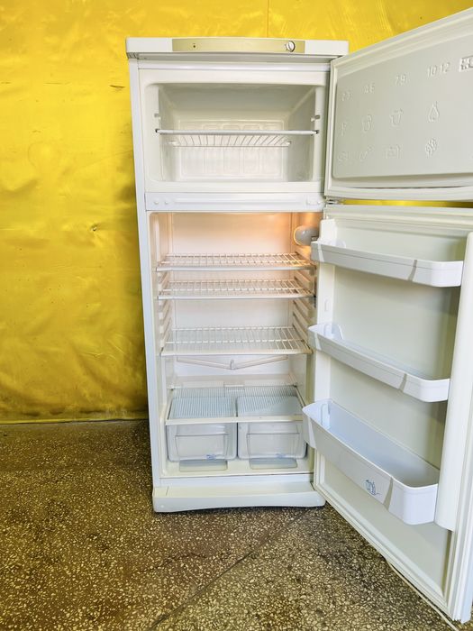 Двухкамерный холодильник Indesit ST145