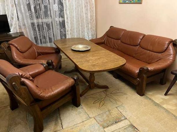 Sofa skórzana oraz dwa fotele