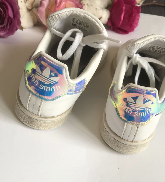 Кросівки Білі. Adidas. Італія. 37,5 розмір. Устілка 23  см