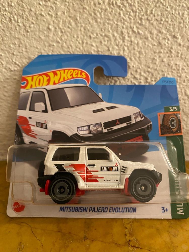 Hot Wheels Mitsubishi Pajero Evolution