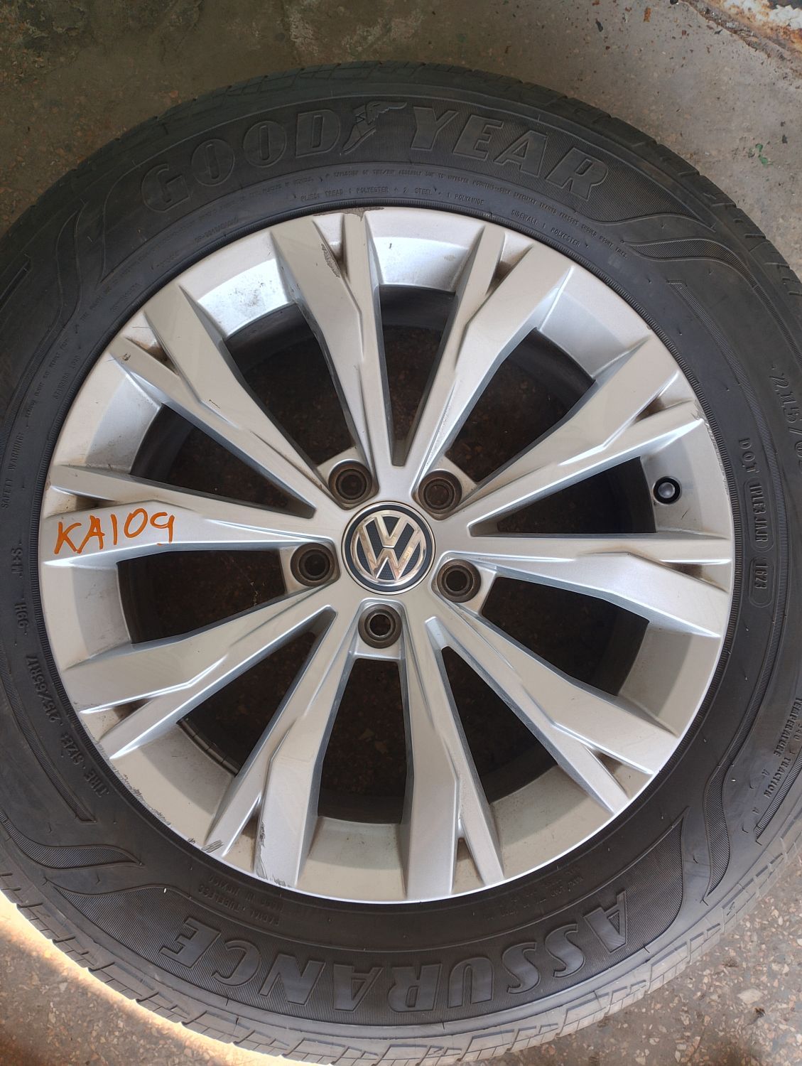 Диски Volkswagen OEM 5NN601025 7x17 5x112 ET40 DIA57,1 Б/У