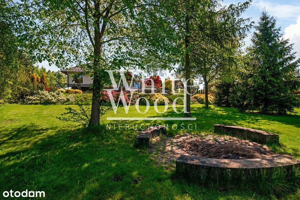 Dom parterowy z prywatnym laskiem i stawem