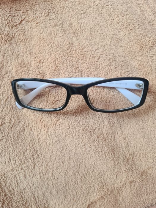 Окуляри для далі для -0,5 Праве; -0,75 Ліве око