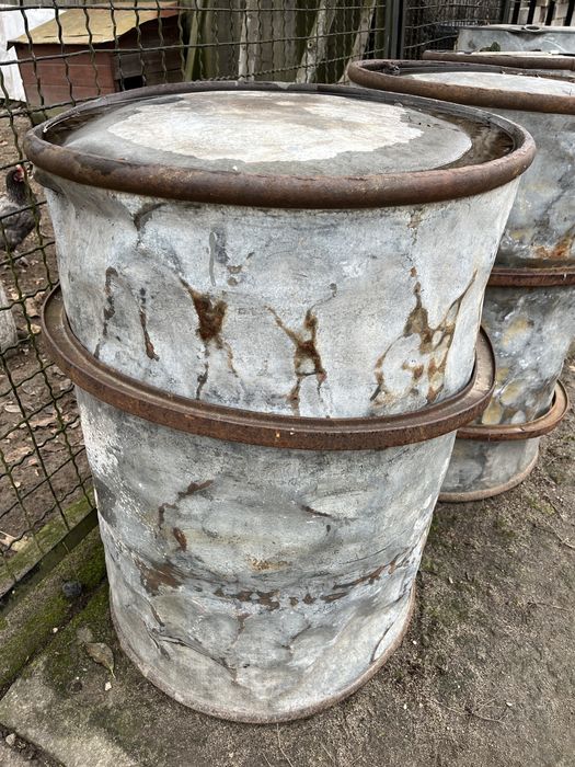 Beczka z obreczami 200l