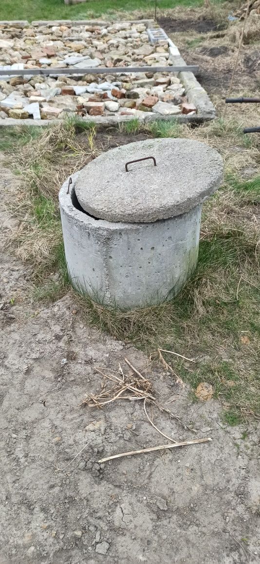 Pokrywa + kominek betonowy, szambo, zbiornik