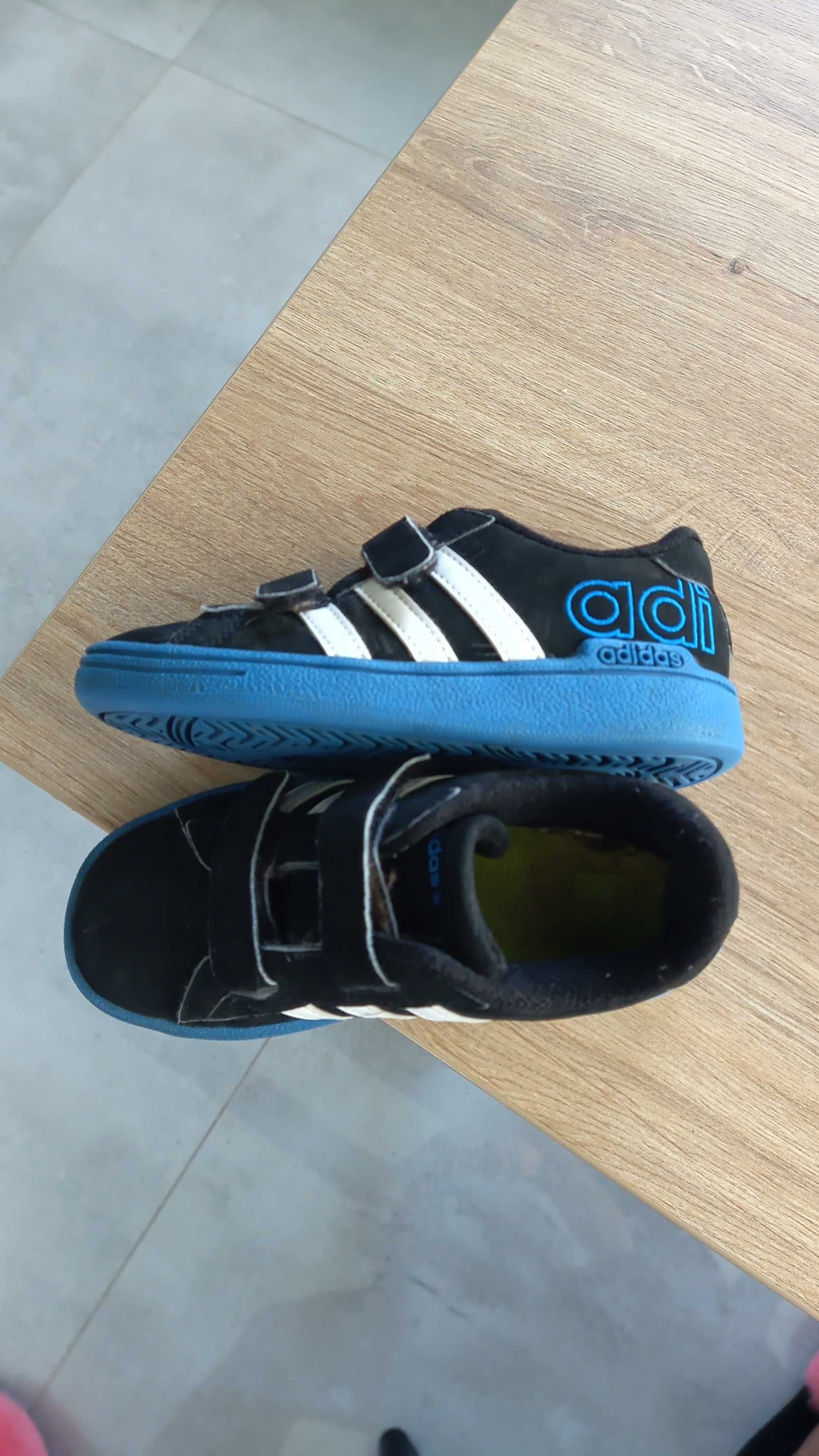 Buty sportowe chłopięce trampki na rzepy Adidas rozm.26.5 jak nowe