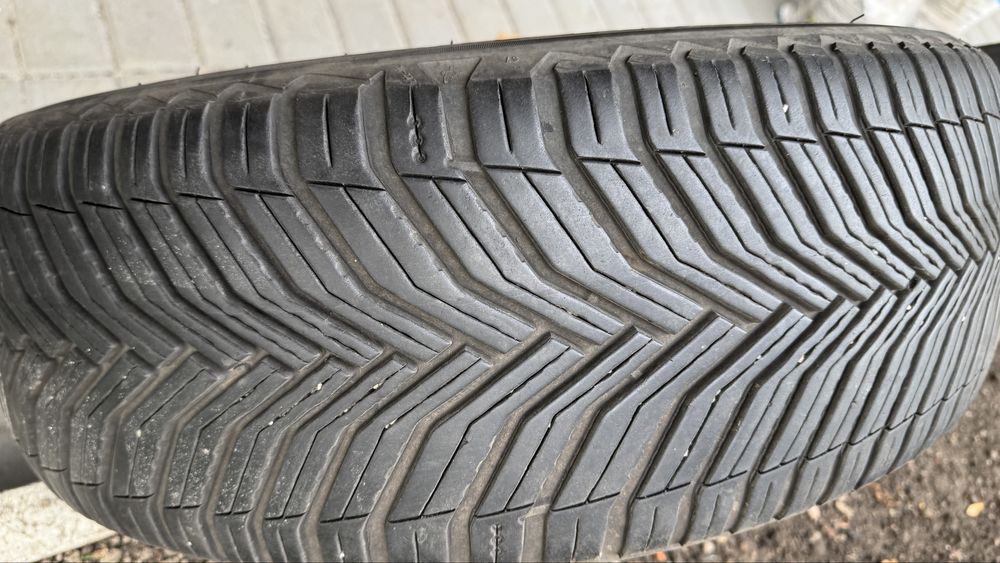 Kola 18 5x114,3 oponami całorocznymi Michelin Crossclimate 2 215/55R18