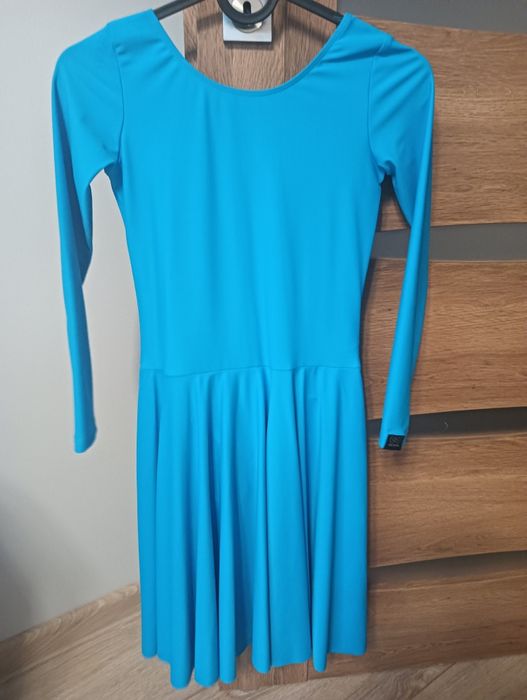 Sukienka turniejowa r. 146