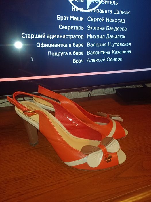 Женские босоножки на каблуке фирмы welfare