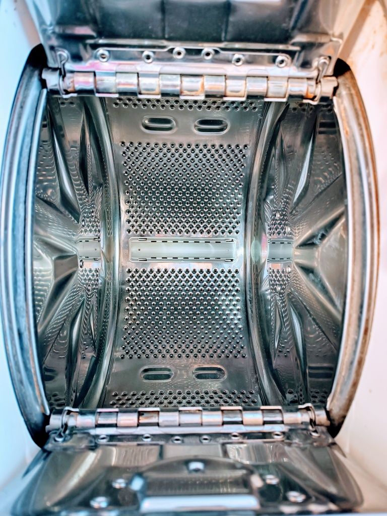 Стиральная машина Hotpoint Aniston ECOT7D вертикальная  на запчасти