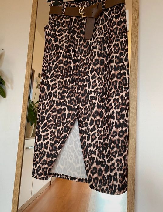 Spódnica w panterkę z kieszeniami