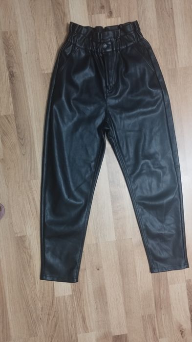 Штани з екошкіри чорні Zara