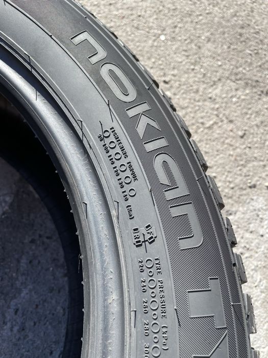 215/55 R17 Nokian Hakkapelitta 9/ 2шт./ шиповка/ як нові