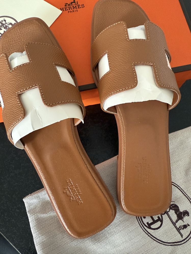 Luksusowe klapki Hermès Oran
