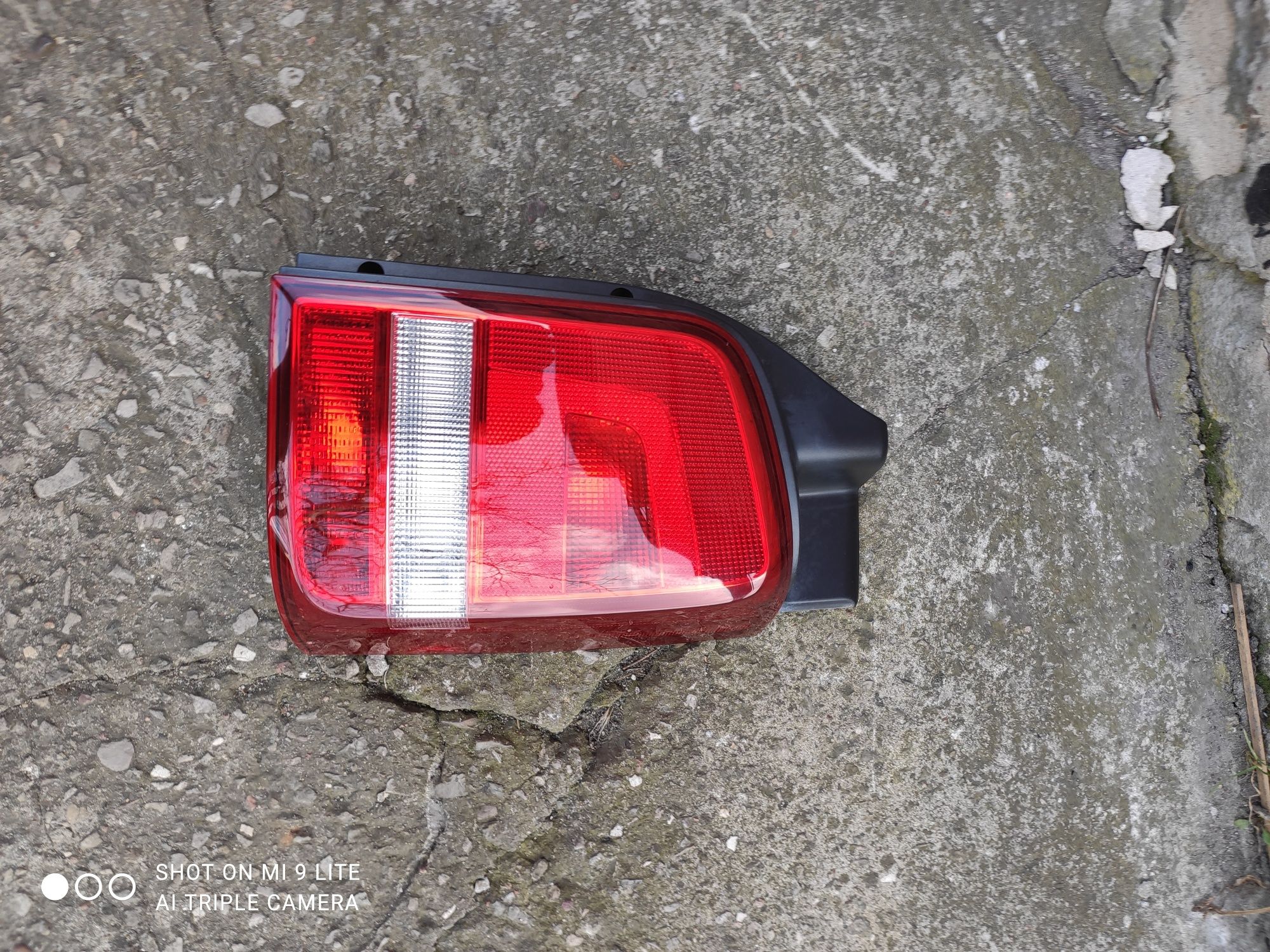 Lampa tył prawa Volkswagen Transporter T5 T6 Hella Oryginał