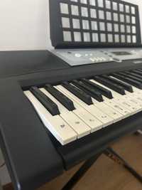 Piano teclado yamaha
