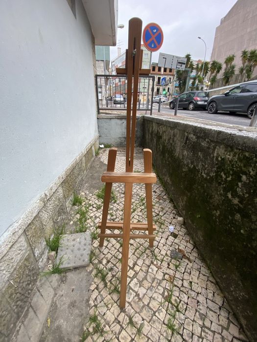 Cavalete em bom estado