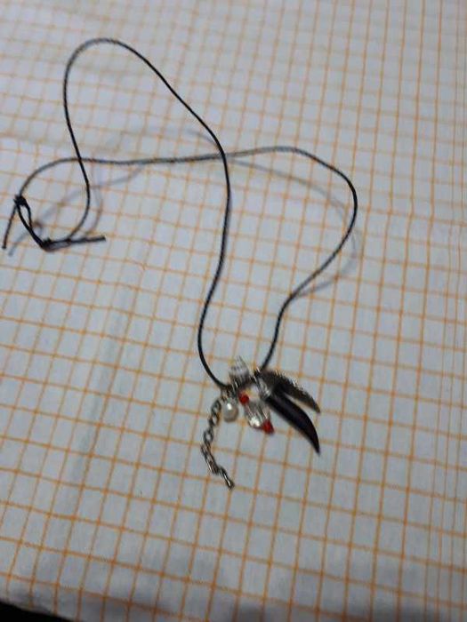 Colar com pendentes