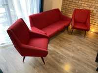Stylowa czerwona sofa z fotelami