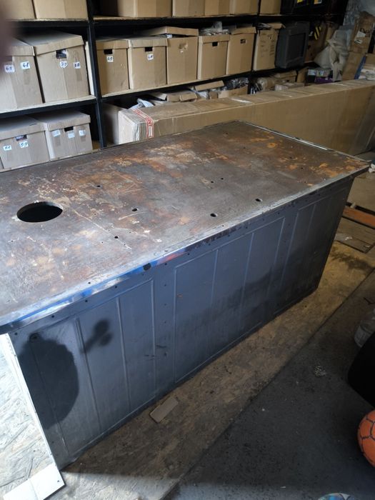 Продам стіл слюсарний