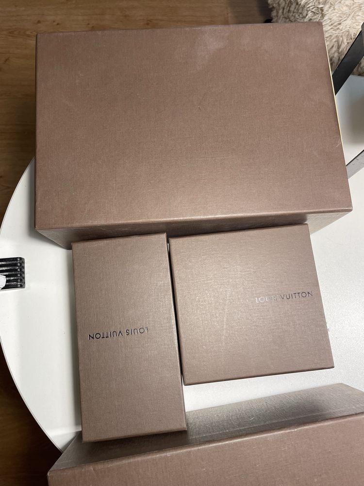 Брендові коробки Louis Vuitton