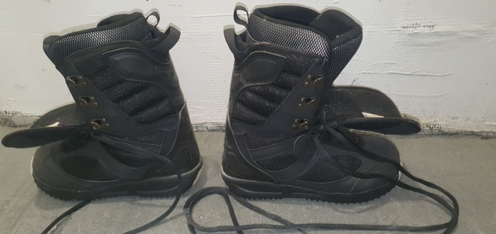 Sprzedam snowboard buty wiązania wszystko sprawne
