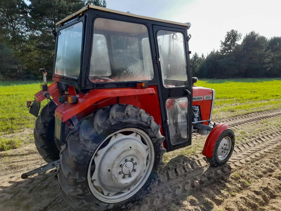 Massey Ferguson 255
