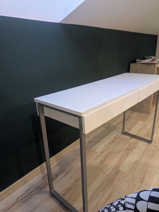 Elegancka Toaletka/Biurko z Szufladami - Styl Nowoczesny!