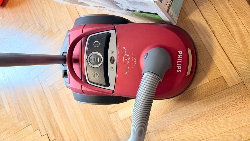 Пилосос Philips в гарному стані