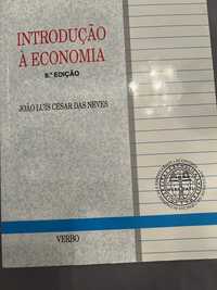 Livro de economia de João César das Neves. 8. Edição  das