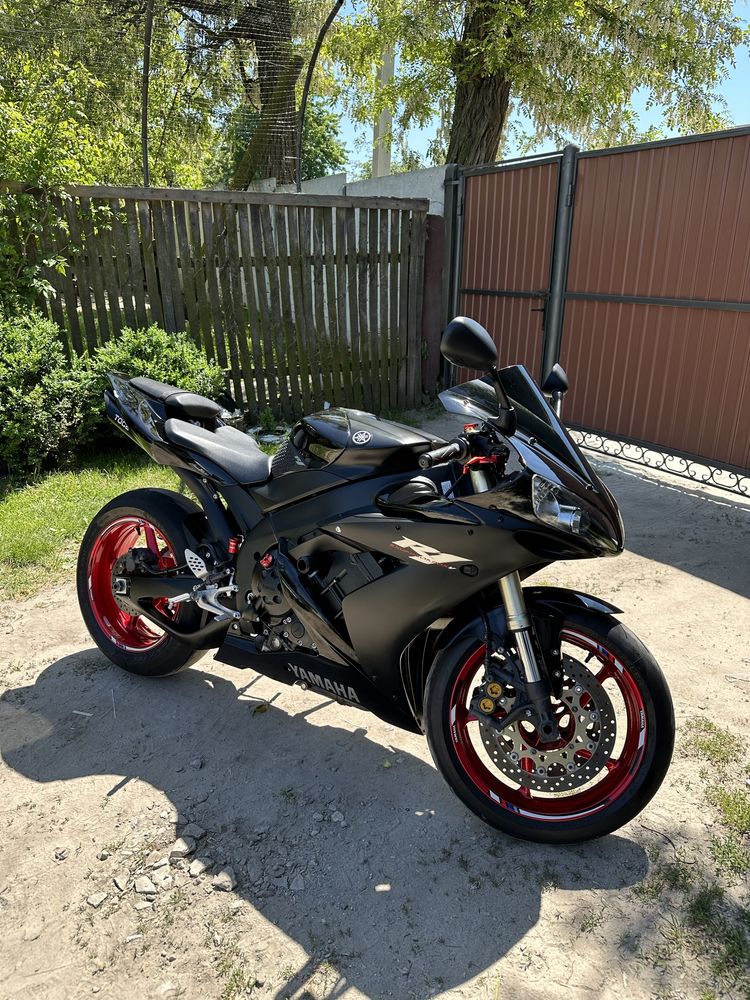 Продам Yamaha R1